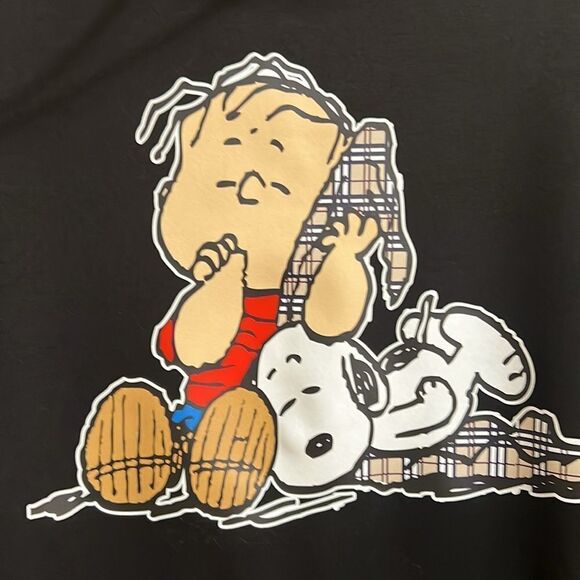 Snoopy design hoodie - Picture 2 of 5